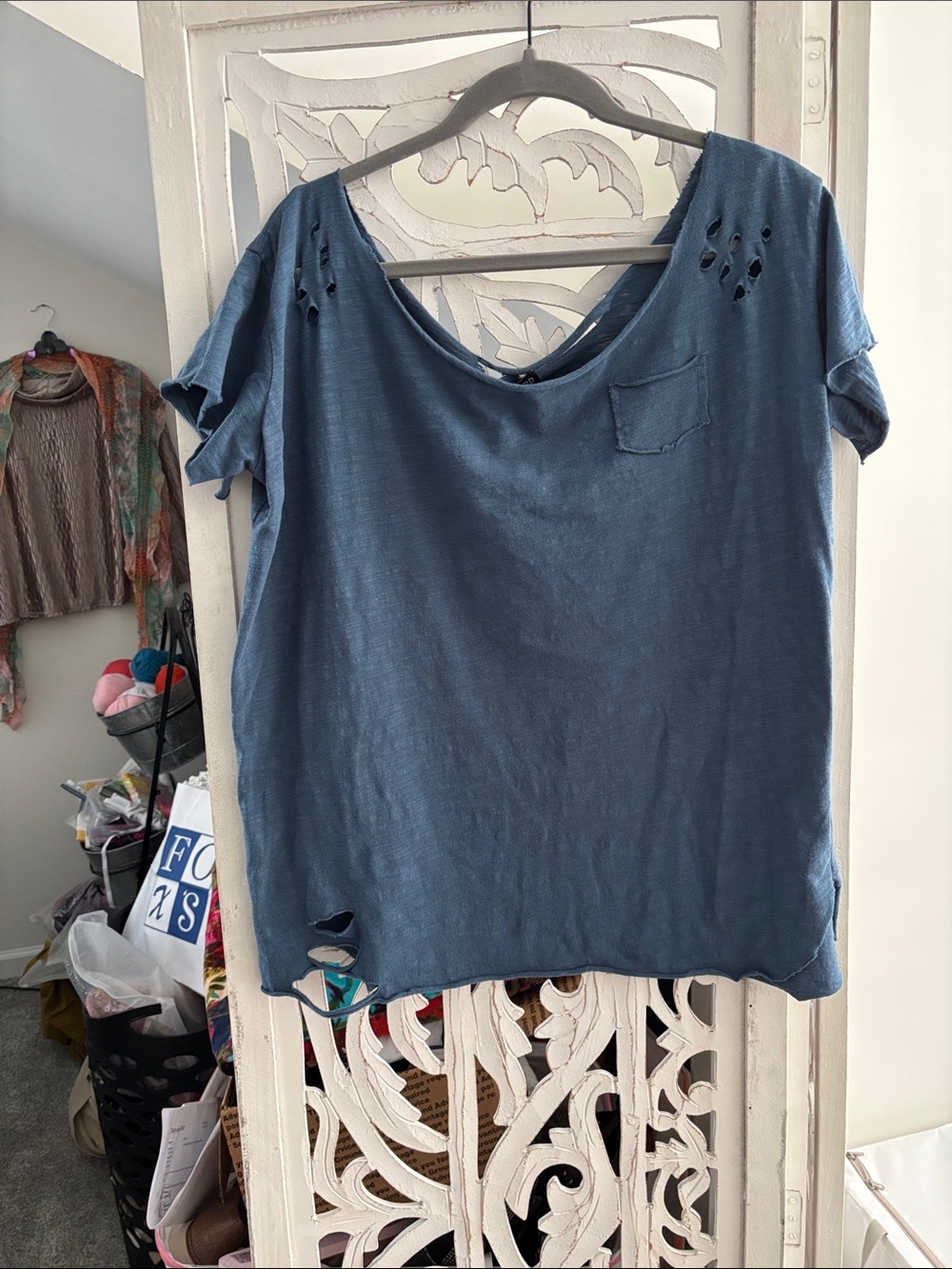 Women’s Relaxed Scoop Neck Tee in Blue